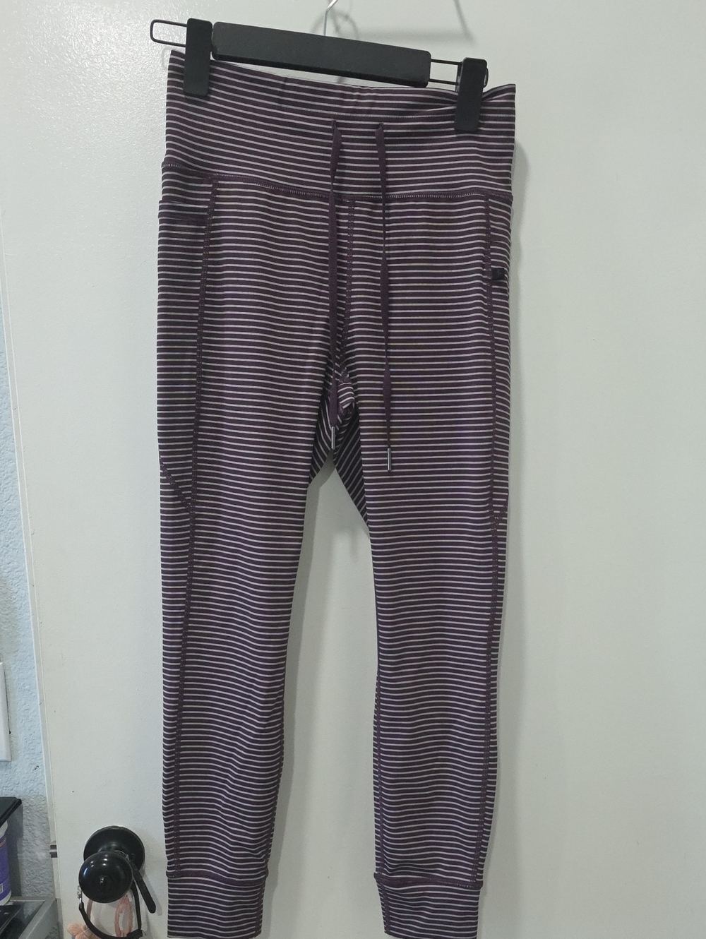 HALARA Purple and White Striped High-Waist Leggings with Drawstring